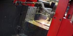 taglio con segatrice amada 720_home